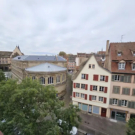 Spacieux 2 Pieces Hypercentre Апартаменты *